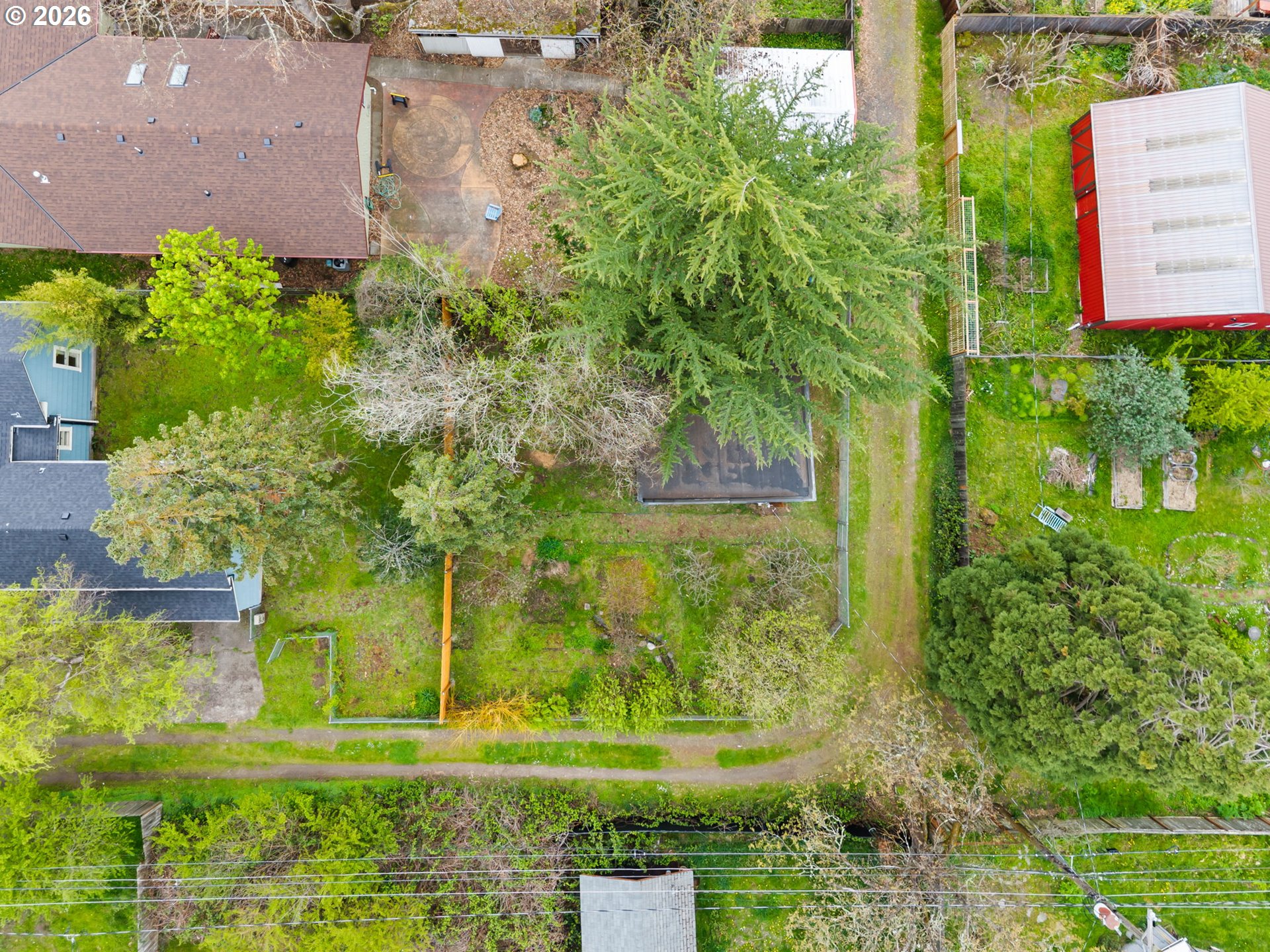 West 15th Avenue Eugene, OR 97402 - Photo 13 of 13