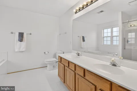 $824,900 | 242 Fox Chase Street, Warrenton, VA 20186