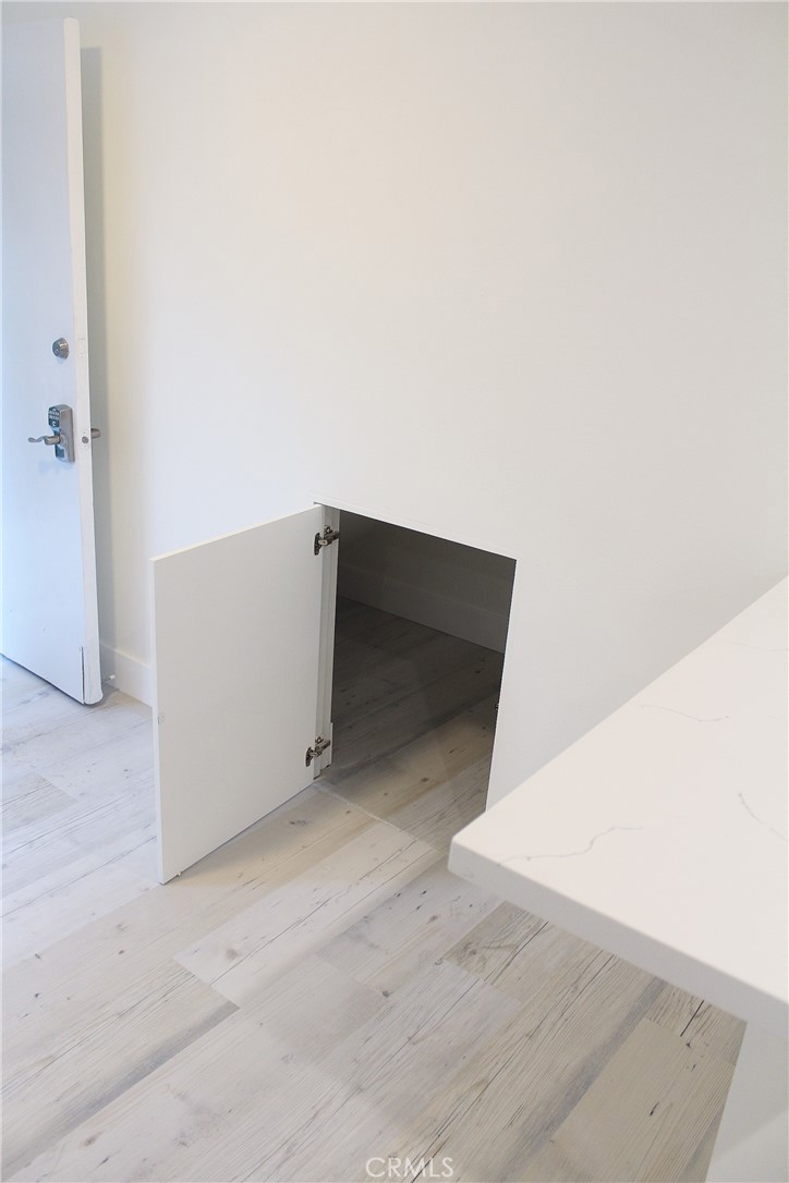 34 Ozone Avenue, Unit 2 Venice, CA 90291 - Photo 6 of 12 a view of an empty room