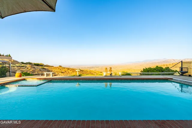 $799,990 | 35870 Tierra Subida Avenue, Palmdale, CA 93551