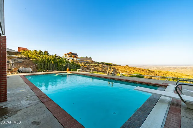 $799,990 | 35870 Tierra Subida Avenue, Palmdale, CA 93551