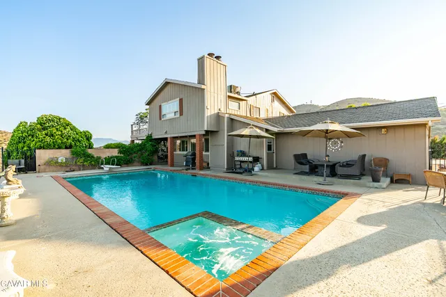 $799,990 | 35870 Tierra Subida Avenue, Palmdale, CA 93551