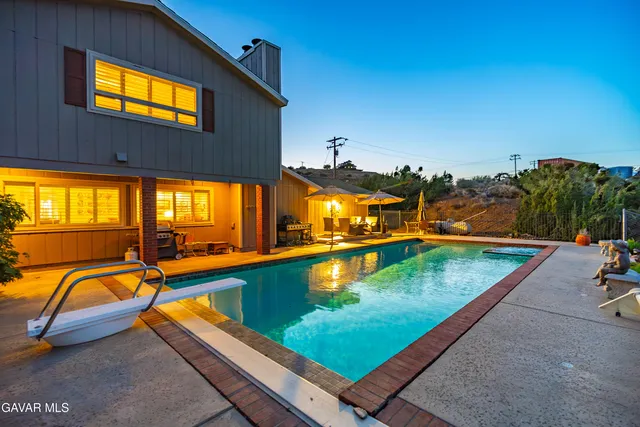 $799,990 | 35870 Tierra Subida Avenue, Palmdale, CA 93551