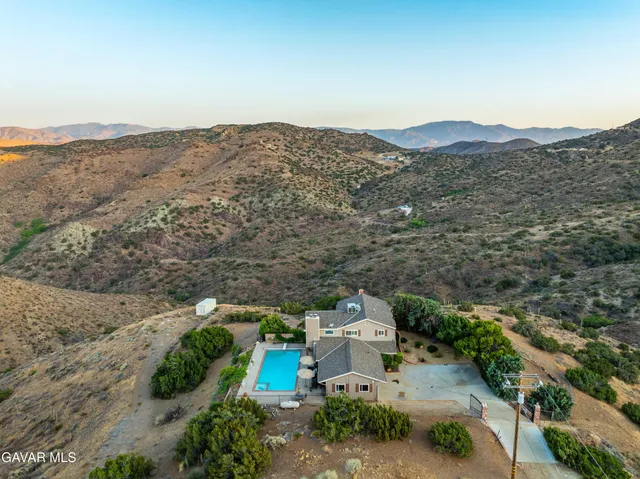 $799,990 | 35870 Tierra Subida Avenue, Palmdale, CA 93551