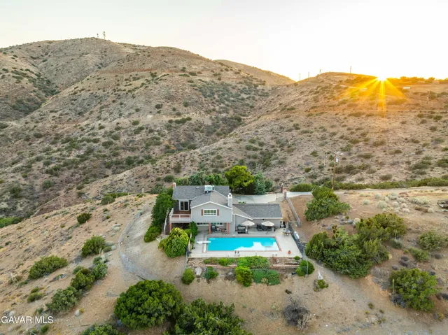 $799,990 | 35870 Tierra Subida Avenue, Palmdale, CA 93551