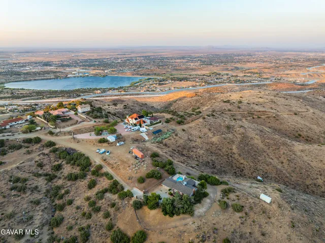 $799,990 | 35870 Tierra Subida Avenue, Palmdale, CA 93551