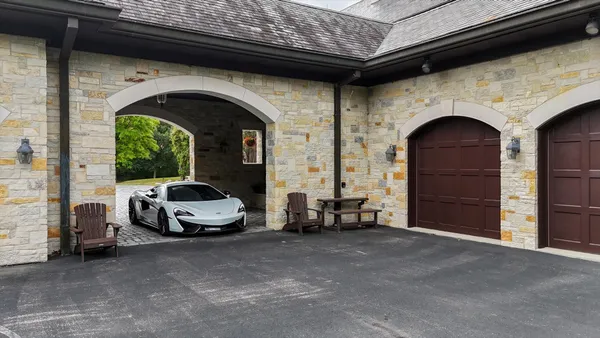 $2,875,000 | 2633 Private Access 424 East, Mahomet, IL 61853