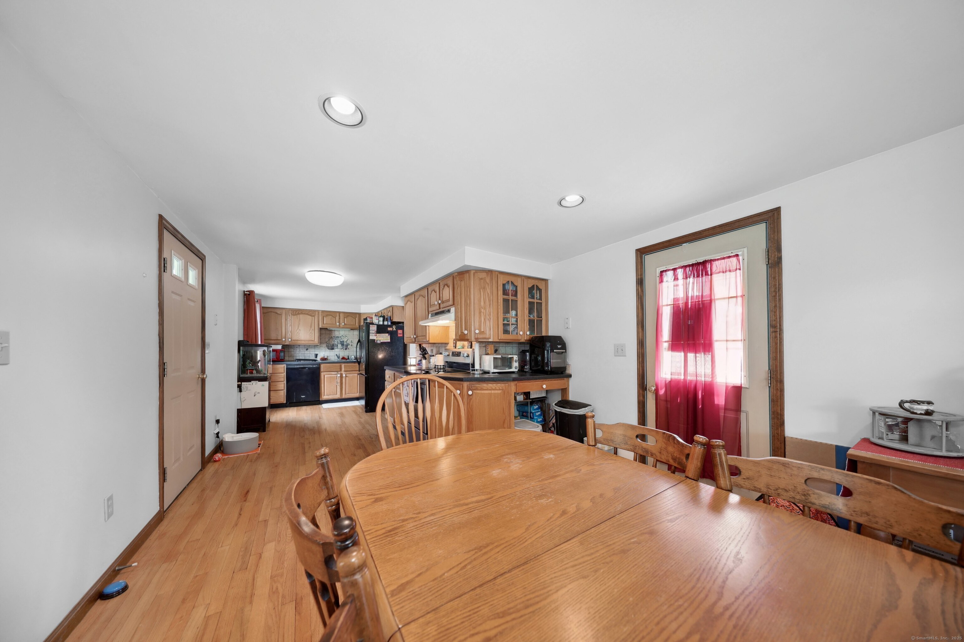 136 Reynolds Bridge Road Thomaston, CT 06787 - Photo 3 of 14