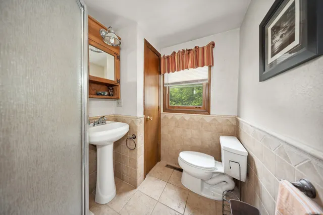 $2,500 | 136 Reynolds Bridge Road, Thomaston, CT 06787