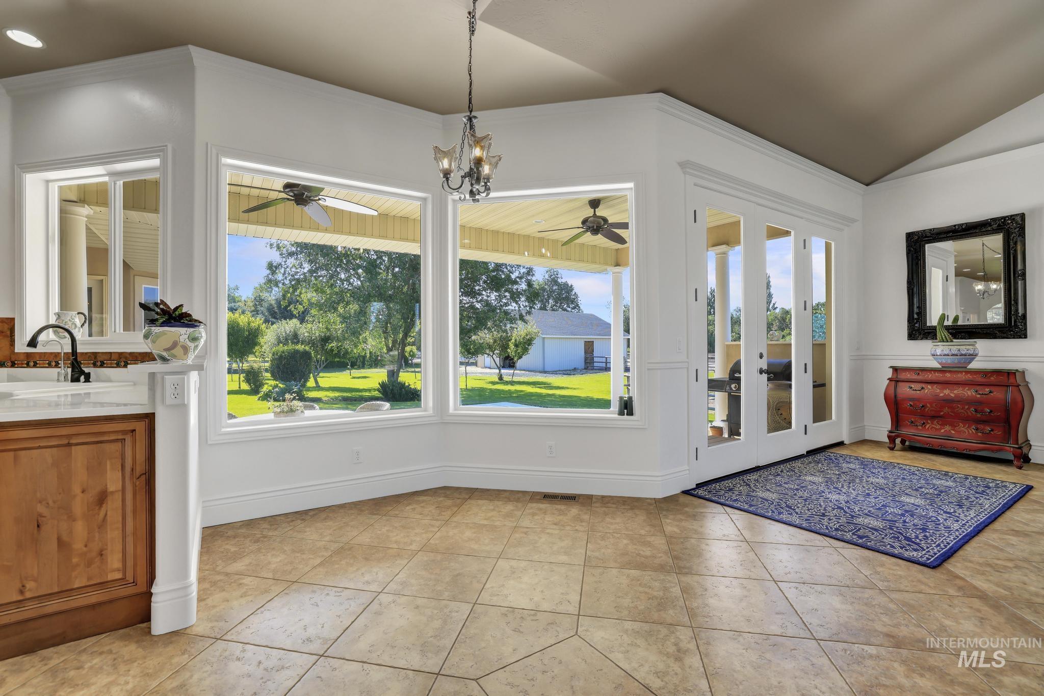 1301 Kanaka Rapids Road Buhl, ID 83316 - Photo 29 of 50 Expansive bay windows overlooking a manicured lawn