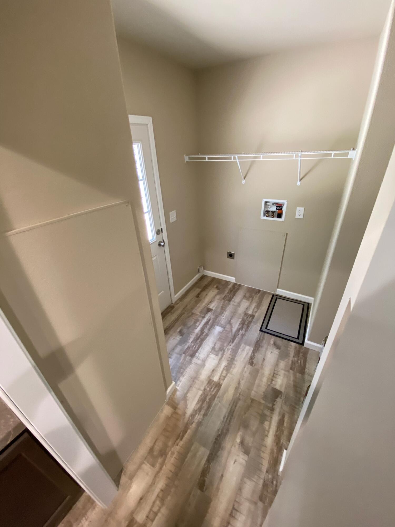 52511 Ammon Road La Pine, OR 97739 - Photo 17 of 44 Laundry Room