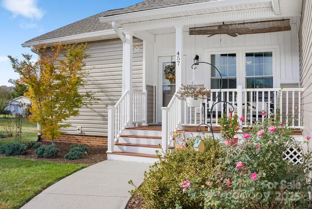 $439,000 | 457 Riverwind Drive, Hendersonville, NC 28739