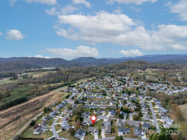 $439,000 | 457 Riverwind Drive, Hendersonville, NC 28739