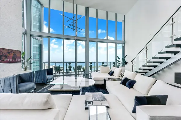 $13,000 | 888 Biscayne Boulevard, Unit 5112, Miami, FL 33132