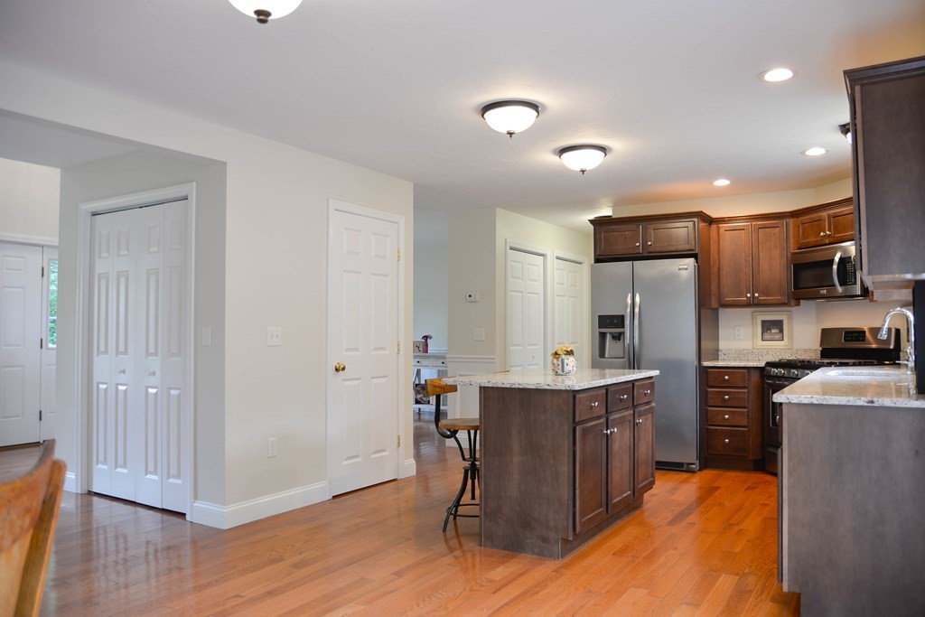 172 Fitchburg Road Townsend, MA 01469 - Photo 17 of 33
