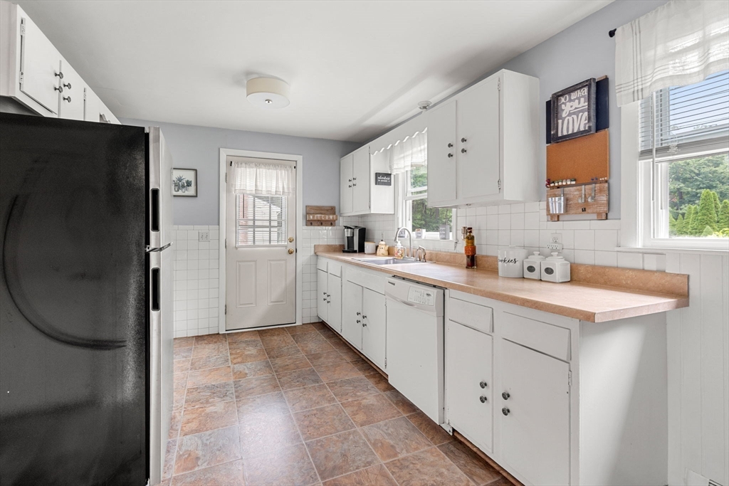 54 Delwood Road Tewksbury, MA 01876 - Photo 10 of 27 Gallery Image 10