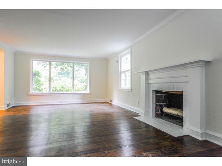 648 Bridle Road Glenside, PA 19038 - Photo 7 of 25 Living Room