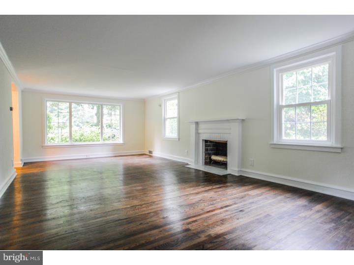 648 Bridle Road Glenside, PA 19038 - Photo 8 of 25 Living Room