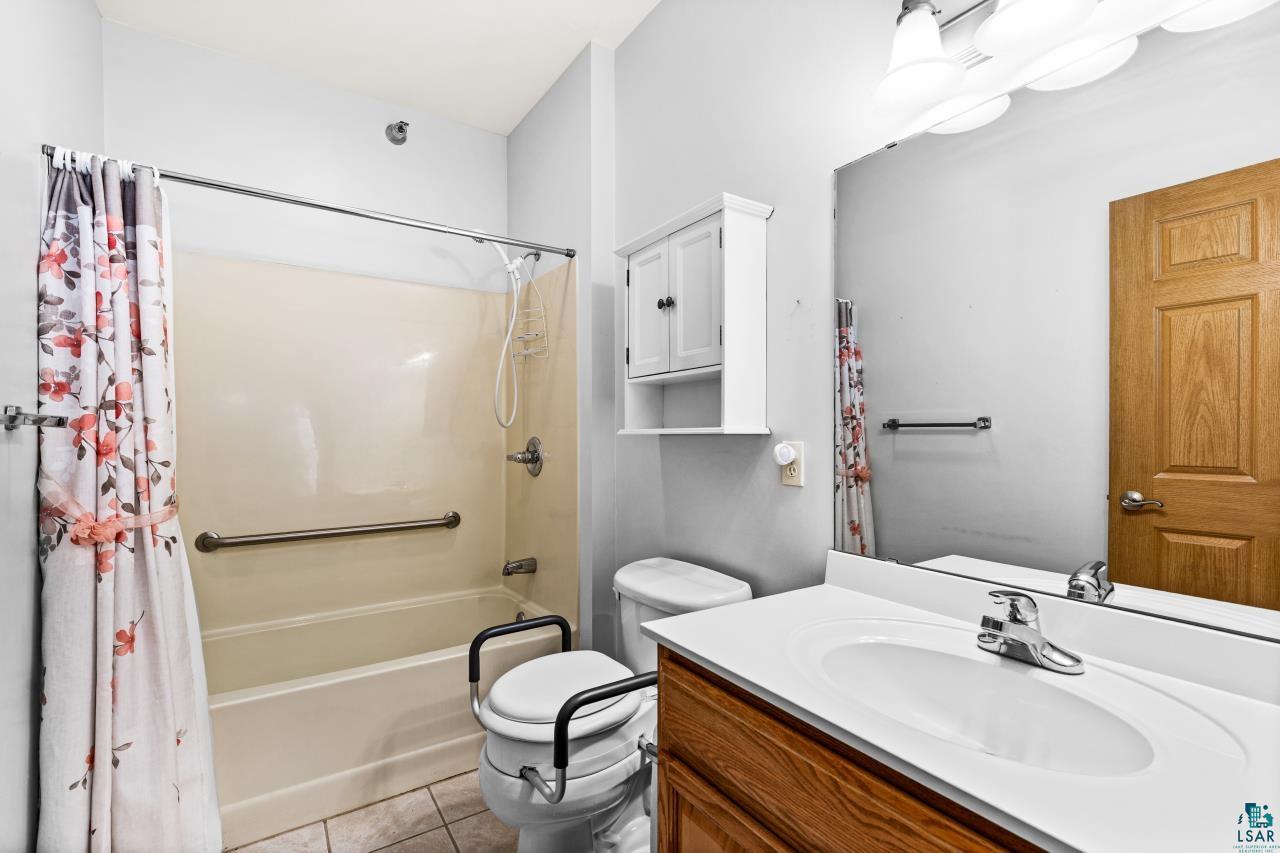 4042 Haines Road, Unit 205 Duluth, MN 55811 - Photo 25 of 44