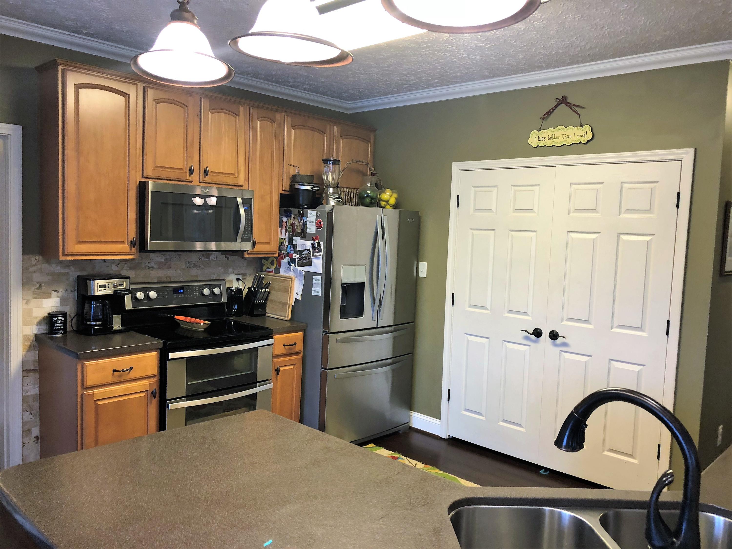 839 Morewood Road Hardy, VA 24101 - Photo 17 of 64 Kitchen