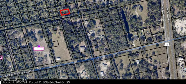 a view of entryway with a street