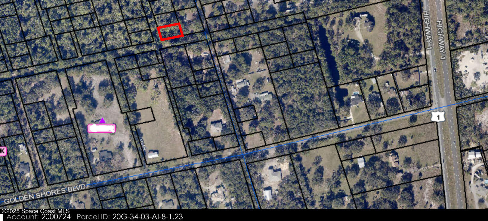 a view of entryway with a street