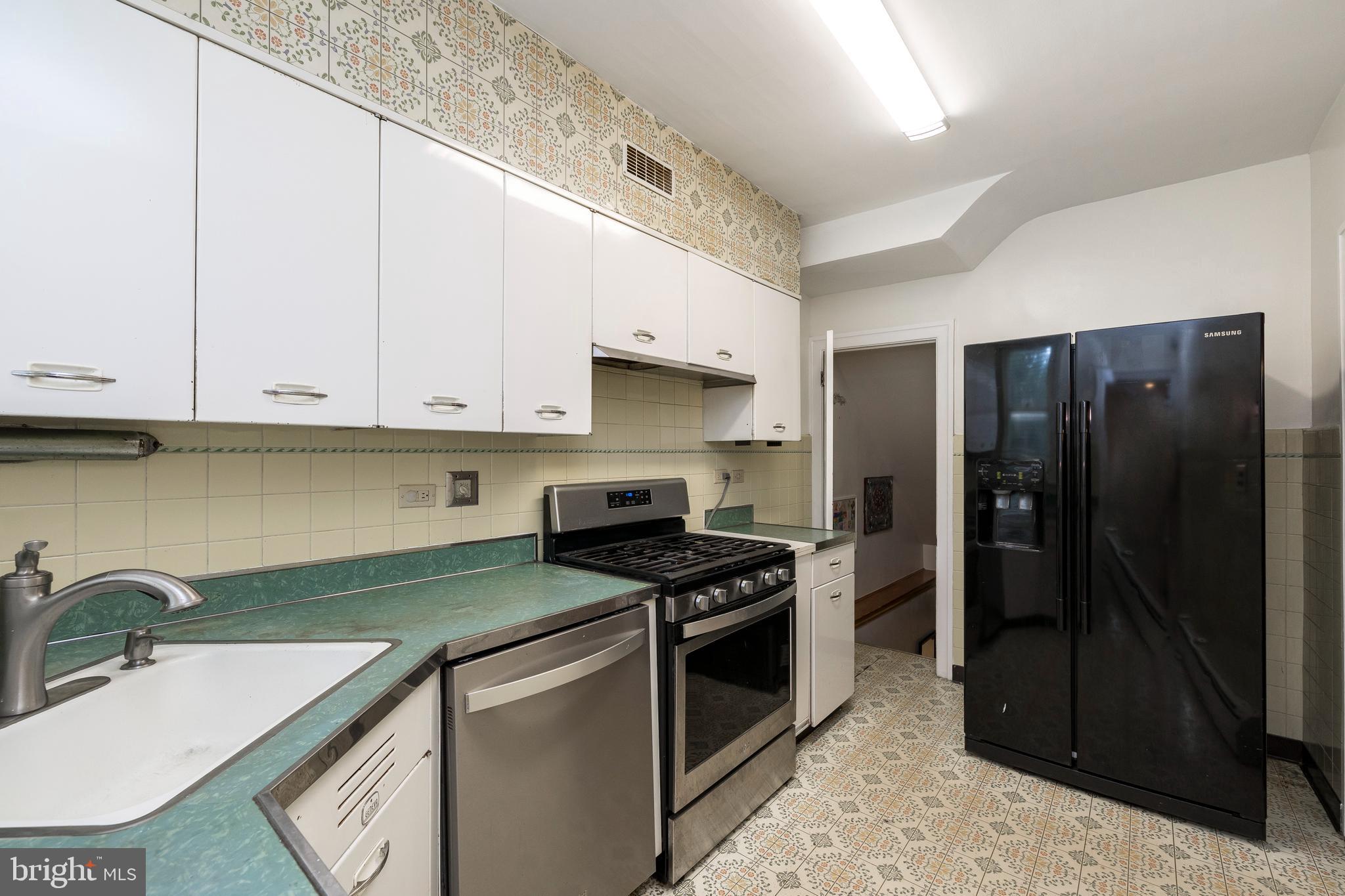 909 Marlyn Road Philadelphia, PA 19151 - Photo 11 of 28