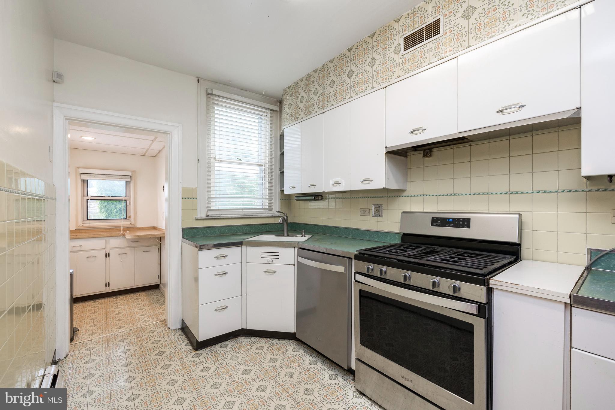 909 Marlyn Road Philadelphia, PA 19151 - Photo 12 of 28