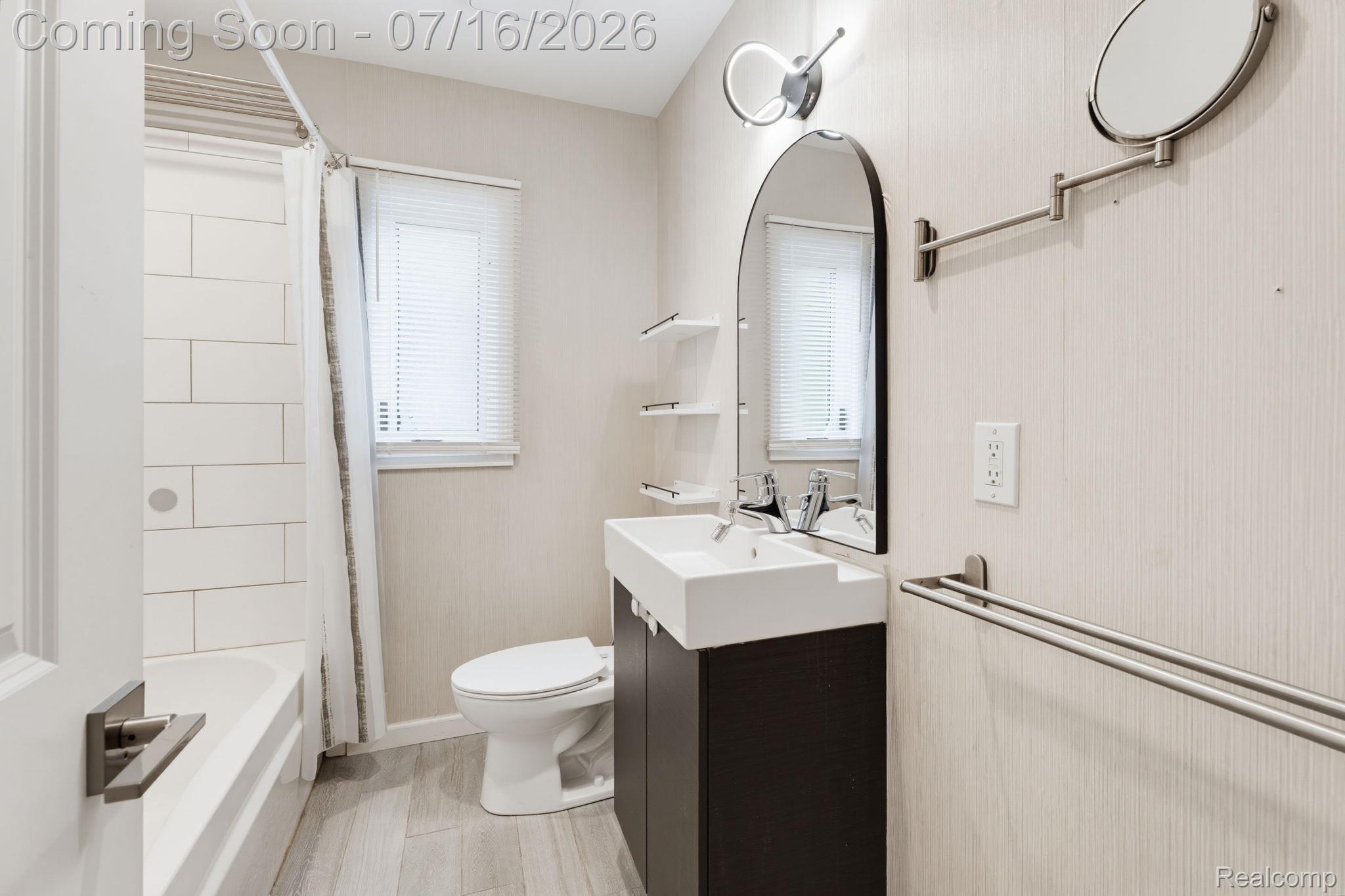 2118 Middlebelt Road West Bloomfield, MI 48324 - Photo 25 of 54 27-web-or-mls-Edited-27.jpg