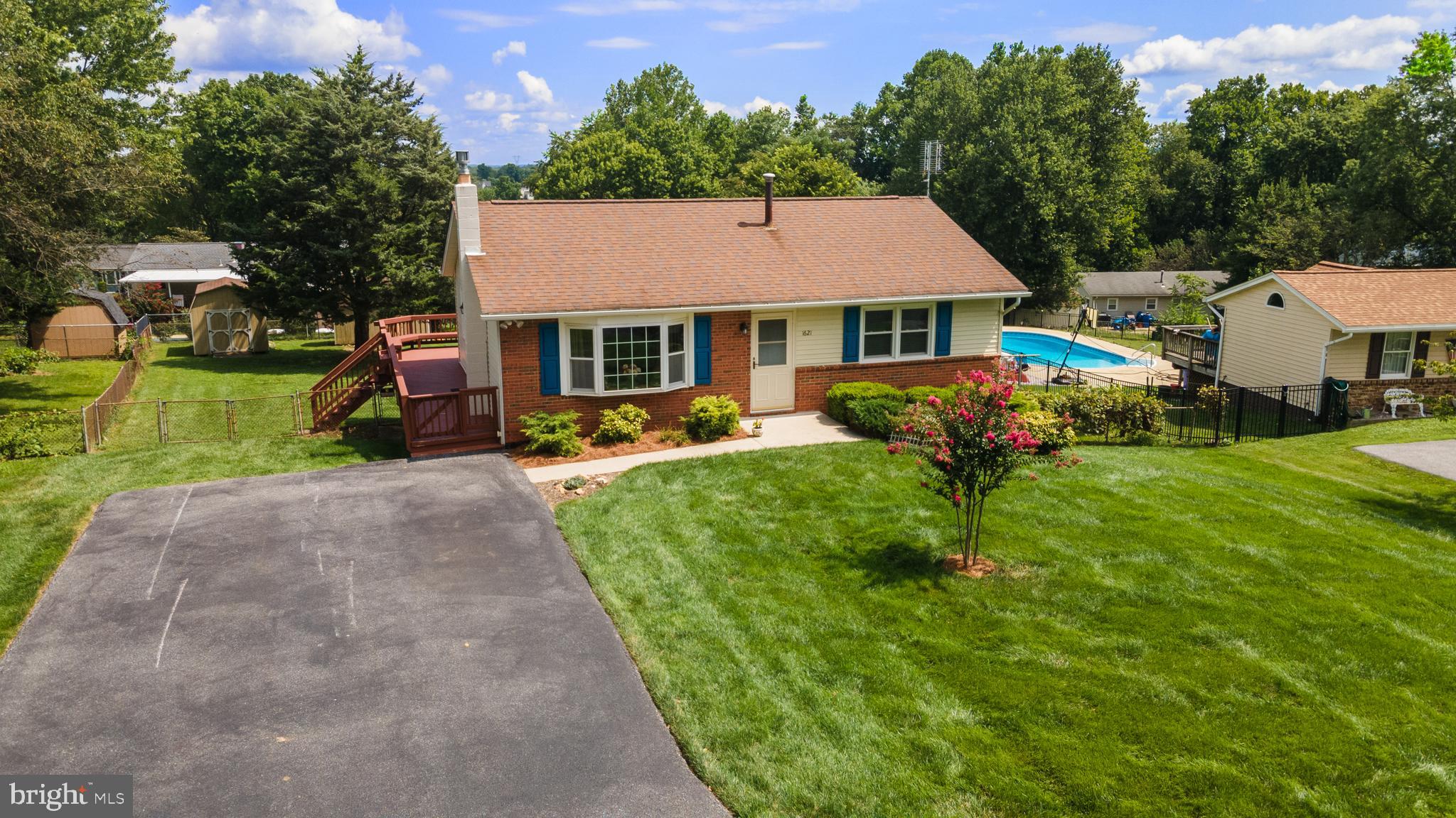 1621 Thomas Drive Point of Rocks, MD 21777 - Photo 3 of 46