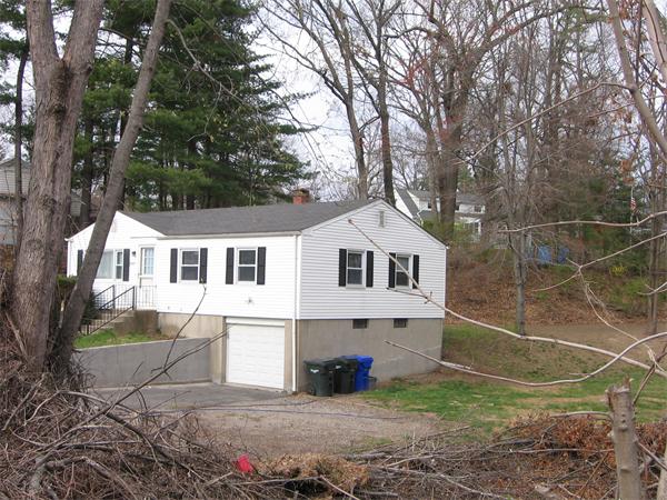 865 Bradley Road Springfield, MA 01109 - Photo 2 of 12 Gallery Image 2