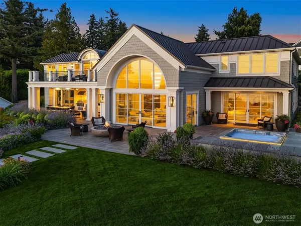 $18,800,000 | 7545 Northeast 28th Place, Medina, WA 98039