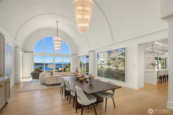 $18,800,000 | 7545 Northeast 28th Place, Medina, WA 98039