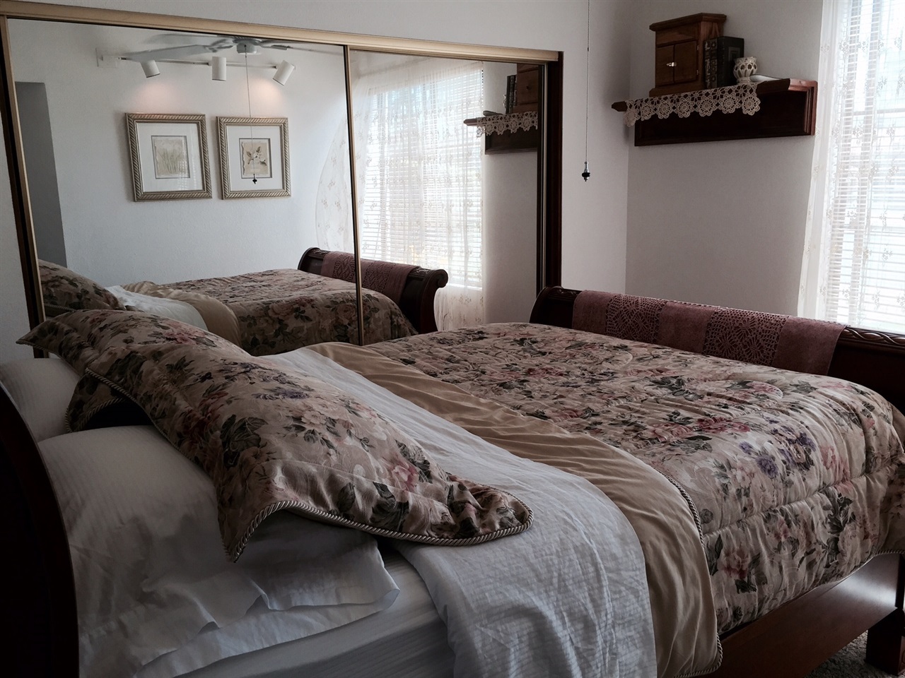 1622 Hackamore Road Oceanside, CA 92057 - Photo 19 of 25 Currently used as master bedroom in granny flat with king sized bed, mirrored closet doors