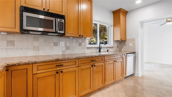 $2,500,000 | 2445 Southeast 8th Street, Pompano Beach, FL 33062