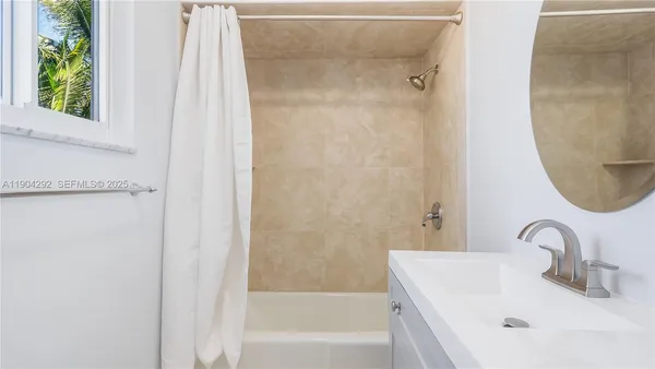 $2,500,000 | 2445 Southeast 8th Street, Pompano Beach, FL 33062