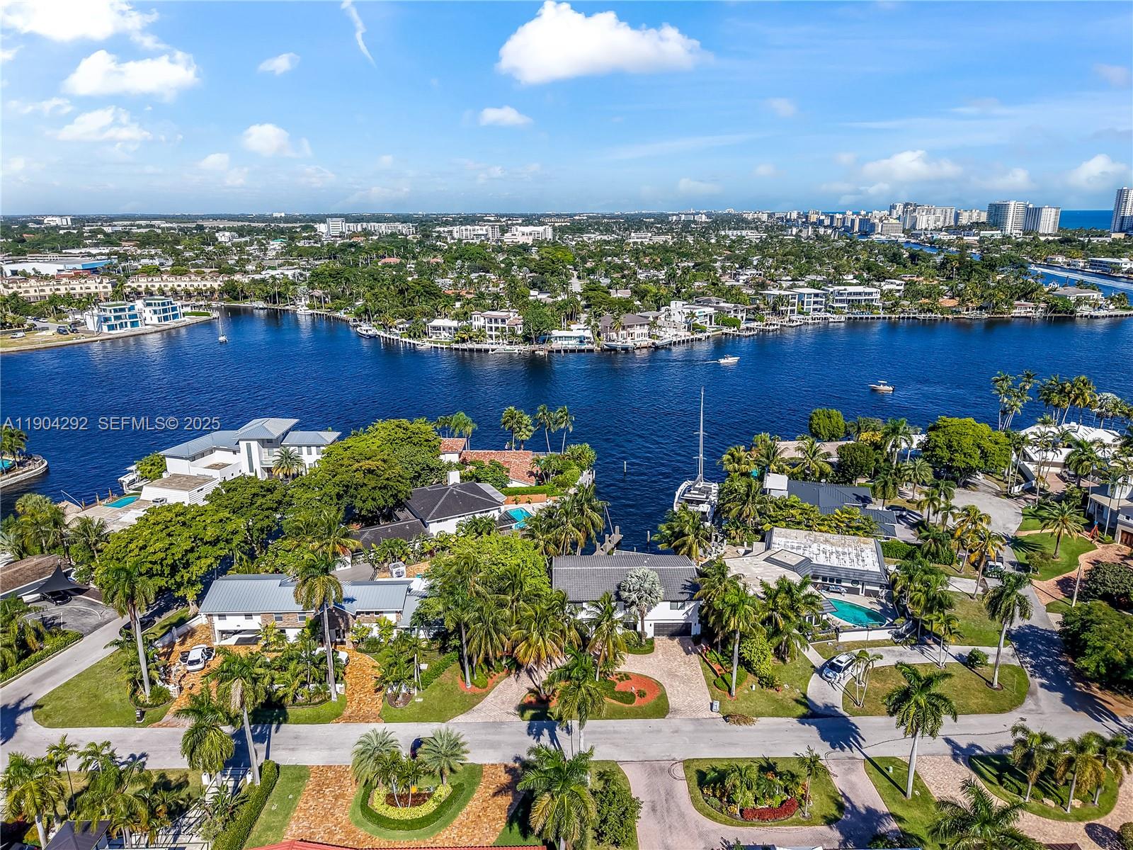 2445 Southeast 8th Street Pompano Beach, FL 33062 - Photo 3 of 42