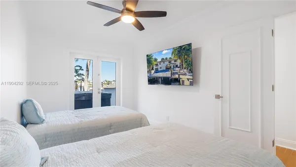 $2,500,000 | 2445 Southeast 8th Street, Pompano Beach, FL 33062