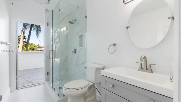 $2,500,000 | 2445 Southeast 8th Street, Pompano Beach, FL 33062