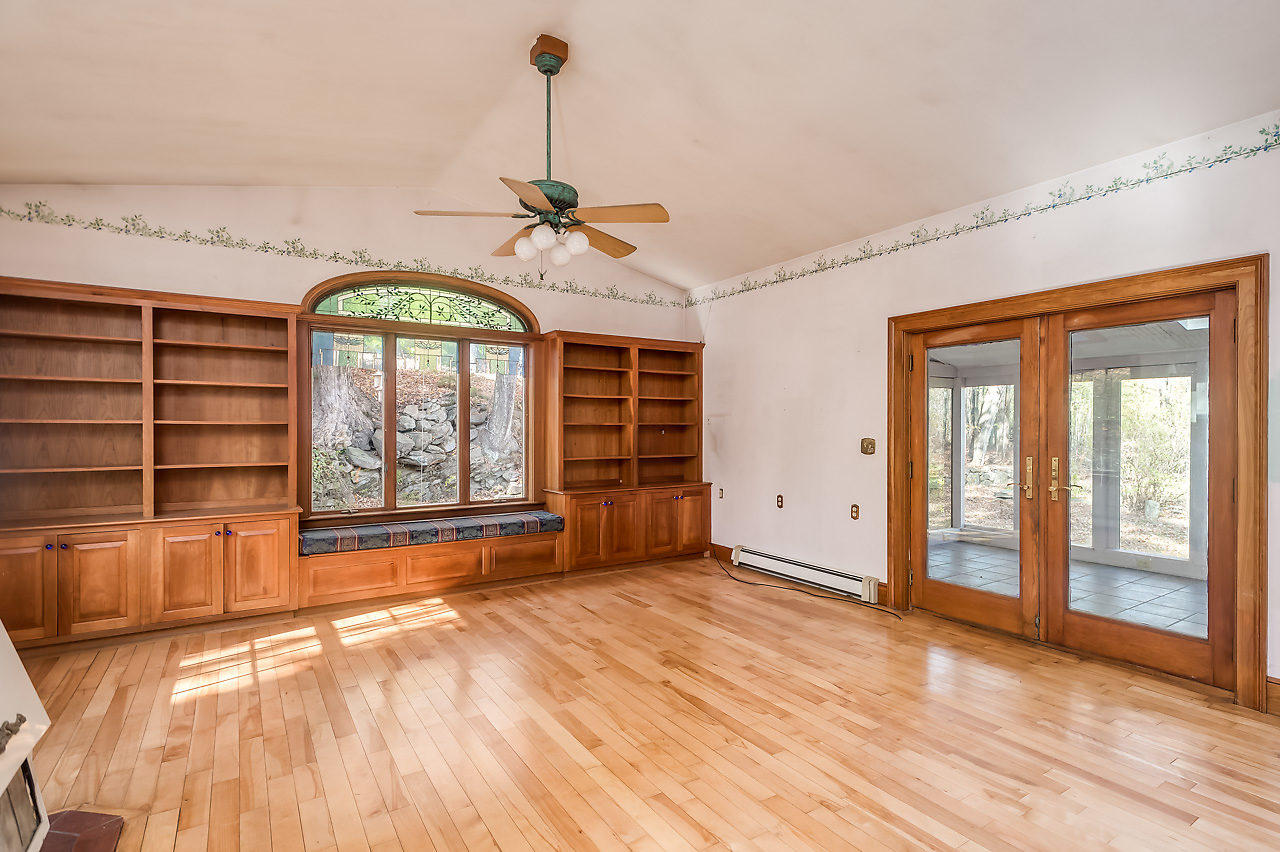 383 Shapleigh Road Lebanon, ME 04027 - Photo 9 of 46 013-383ShapleighRoad-Lebanon-ME-04027-sm