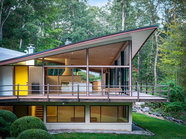 $2,750,000 | 44 Benedict Hill Road, New Canaan, CT 06840