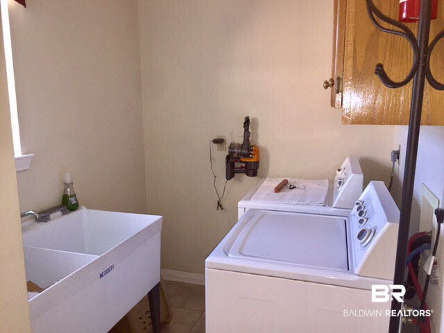 9760 Terrace Drive Fairhope, AL 36532 - Photo 10 of 20 Laundry Room