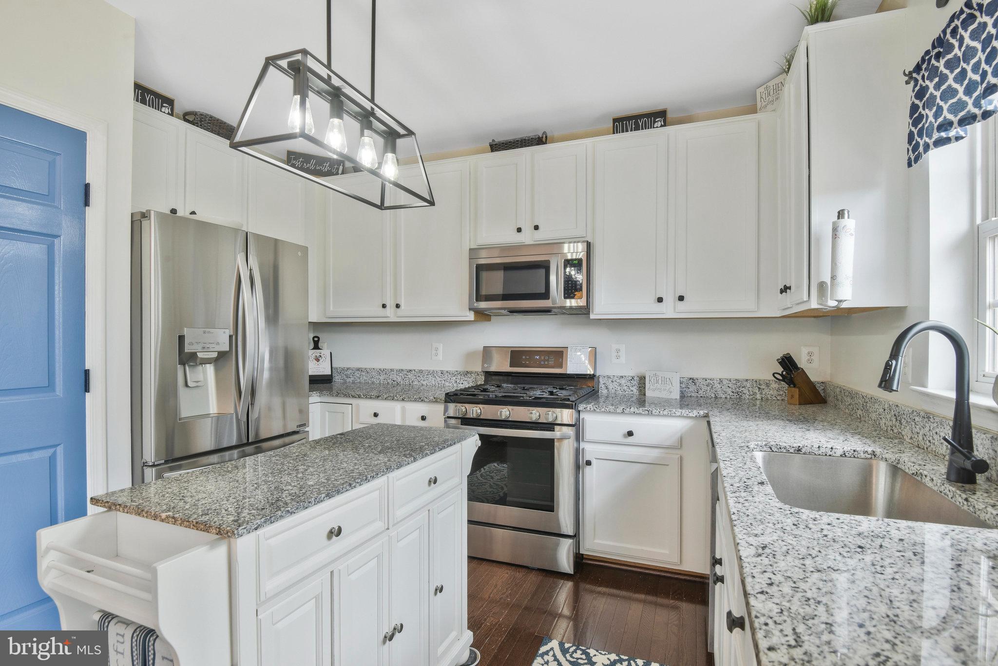 8915 Benchmark Lane Bristow, VA 20136 - Photo 4 of 33
