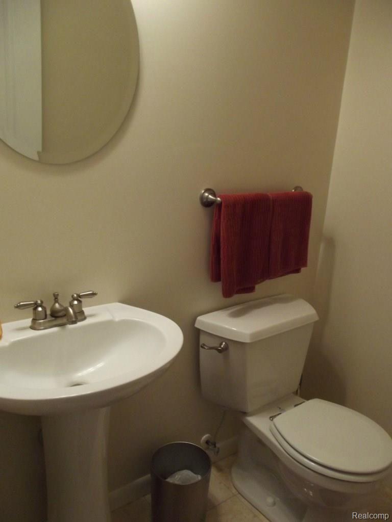 929 Hemlock Drive Rochester, MI 48307 - Photo 11 of 34 DSCF3070.jpg