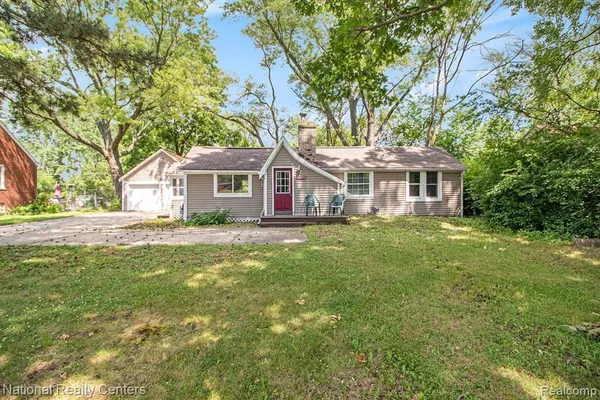 $1,550 | 16750 Middlebelt Road, Livonia, MI 48154