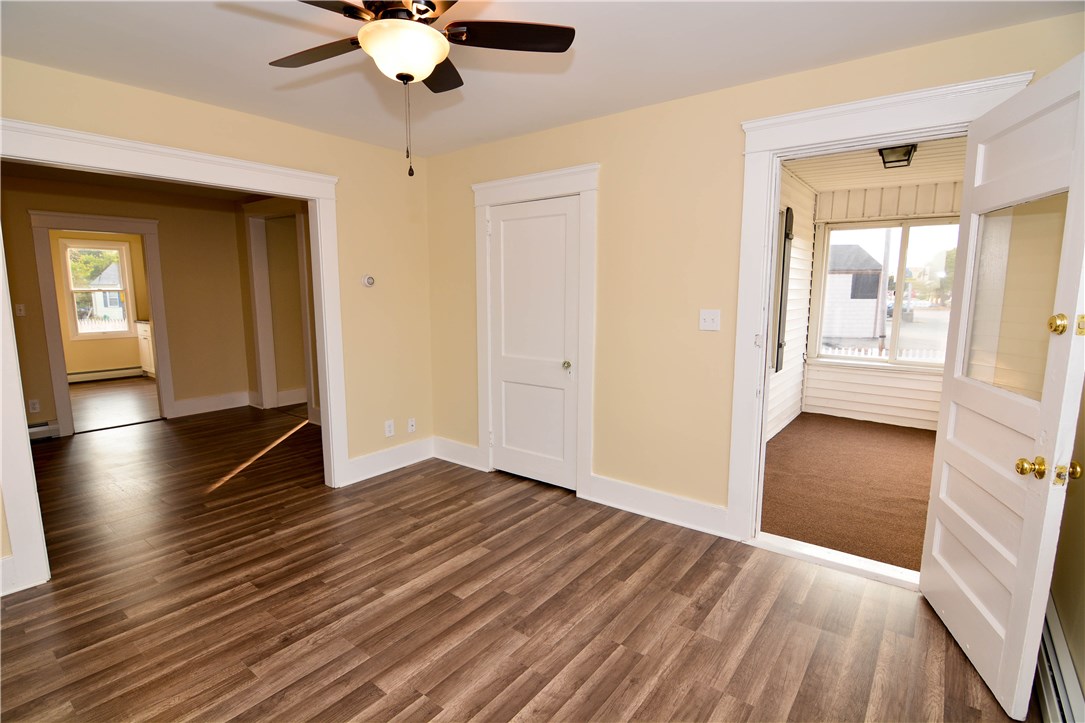 2250 West Shore Road Warwick, RI 02889 - Photo 5 of 20 Living room