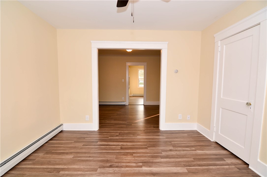 2250 West Shore Road Warwick, RI 02889 - Photo 6 of 20 Living room
