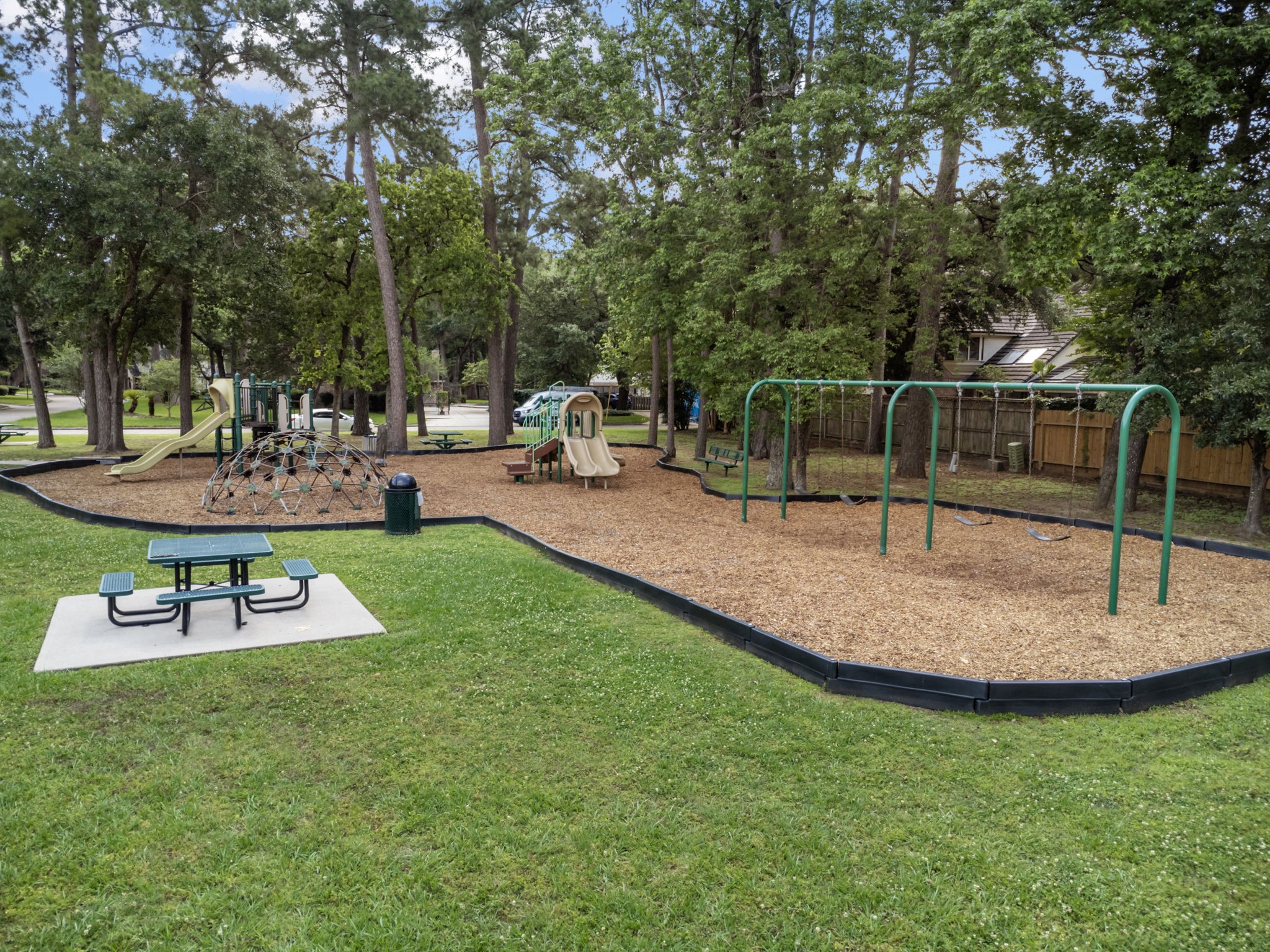 14031 Court Of Regents Houston, TX 77069 - Photo 46 of 50