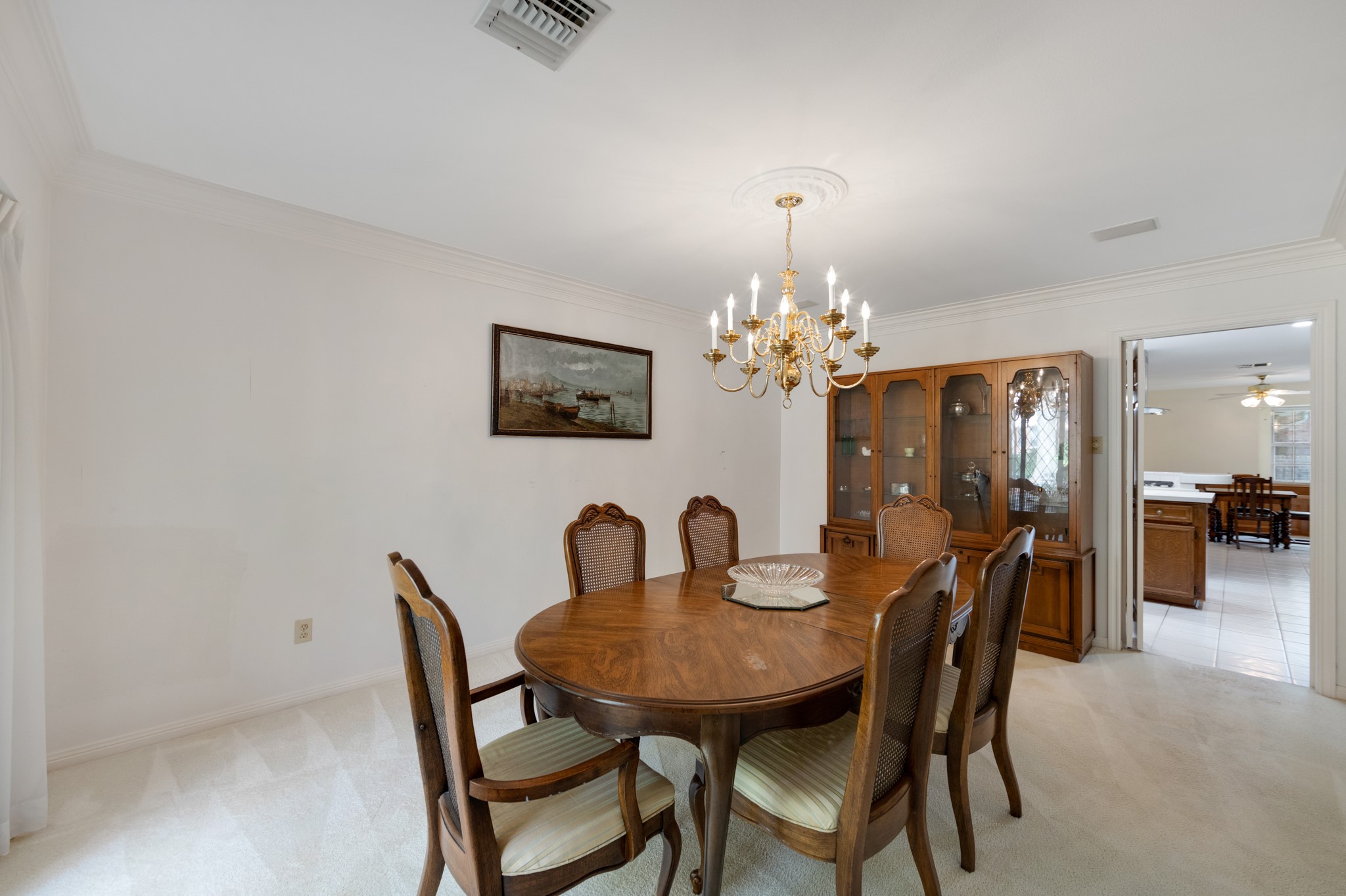 14031 Court Of Regents Houston, TX 77069 - Photo 7 of 50