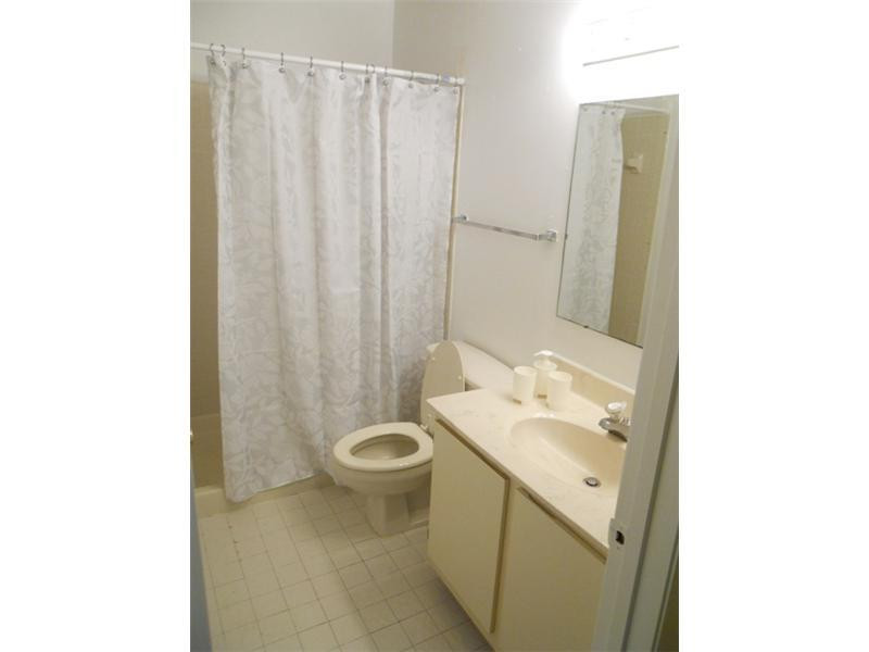 2307 Linton Ridge Circle, Unit C6 Delray Beach, FL 33444 - Photo 6 of 10 Exterior Front
